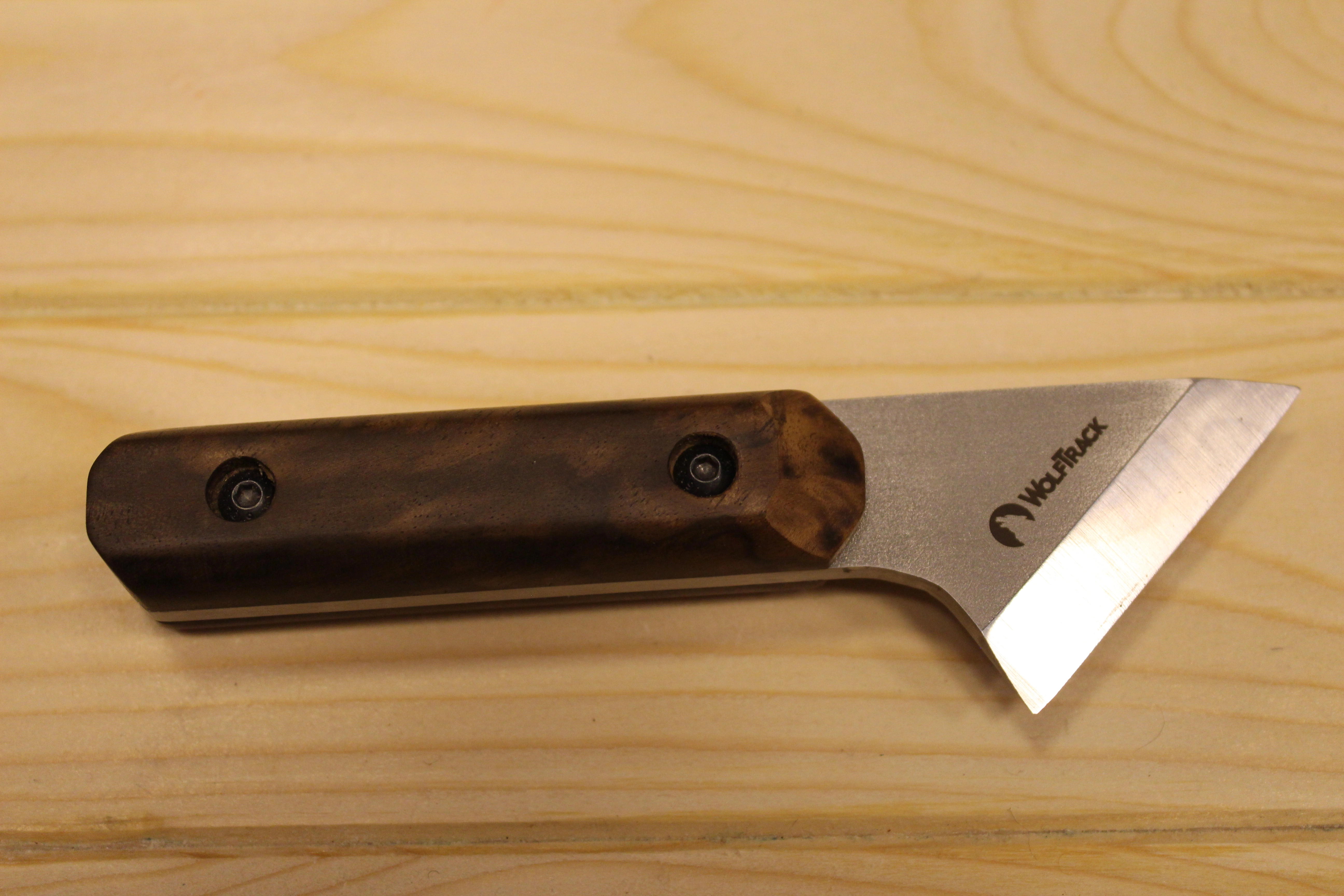 Kiridashi Özel Tasarım Wolftrack