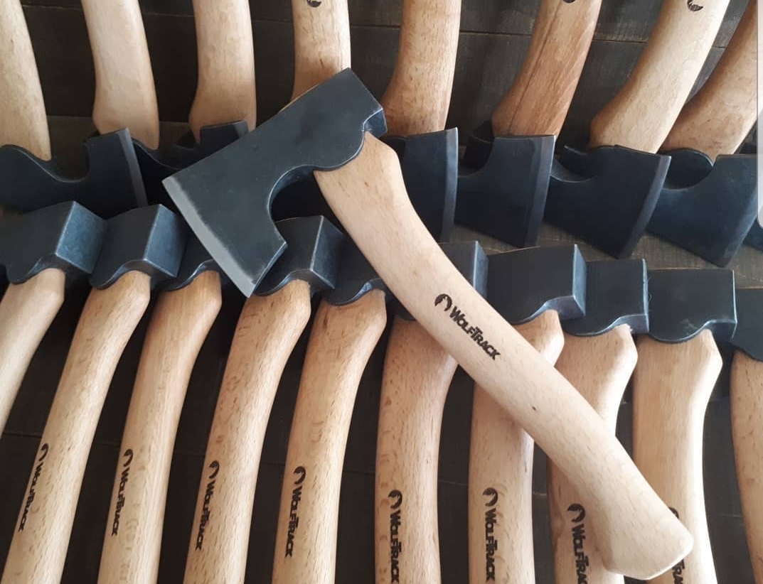 WOLFTRACK%20-%20BUSHCRAFT%20BALTA-%20HAND%20MADE BALTA%20’AXE’