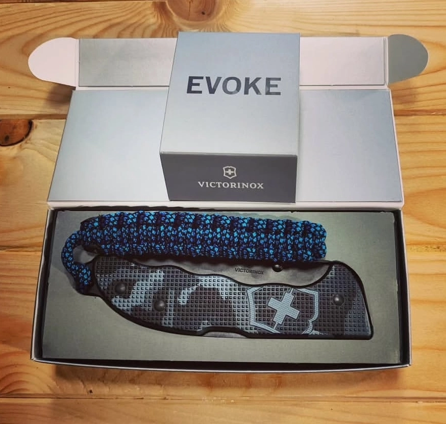 Victorinox 0.9425.DS222 BSH Alox Çakı, Mavi Kamuflaj
